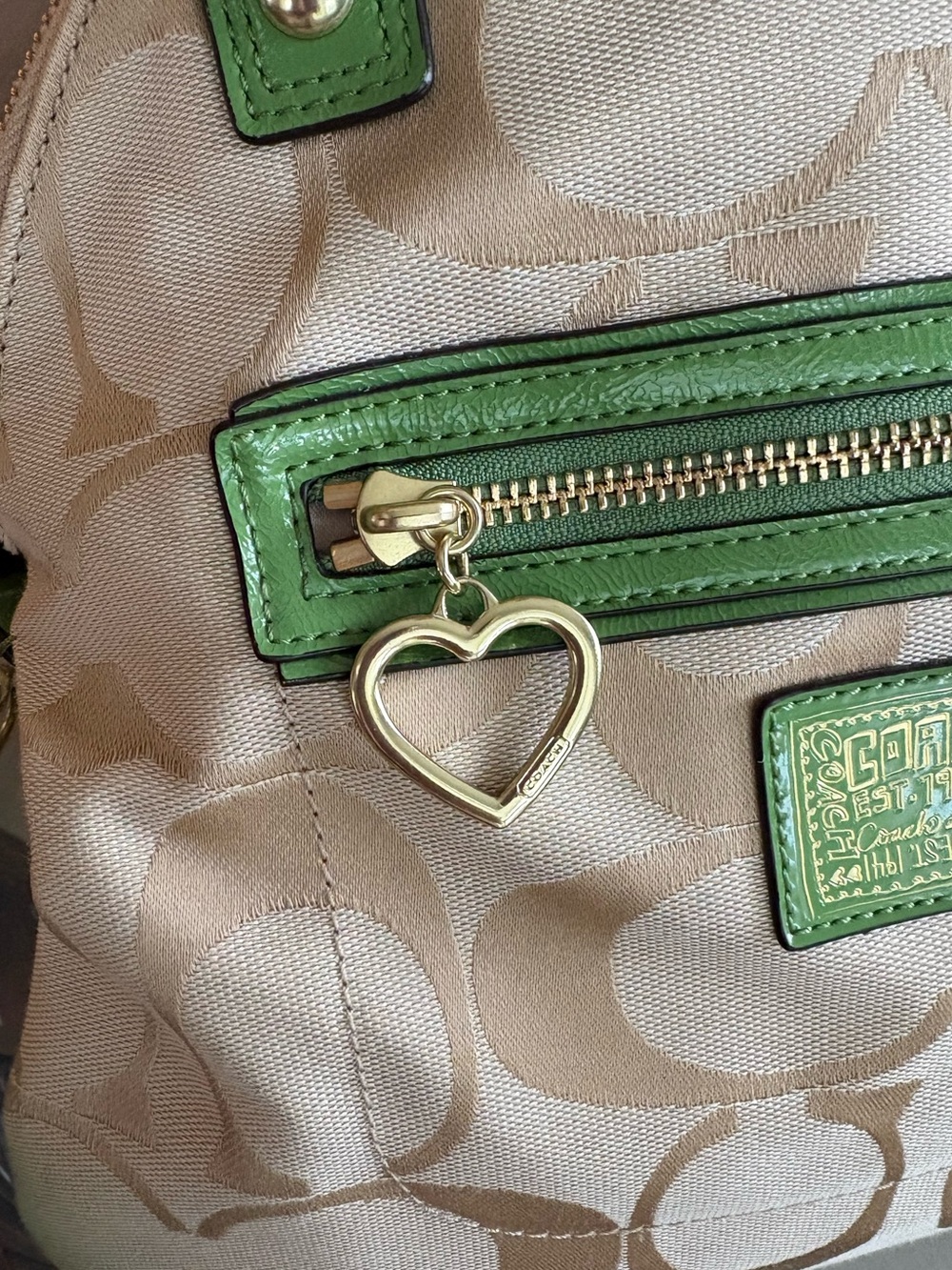 💚💚COACH POPPY DAISY SIGNATURE KHAKI JACQUARD & CHARTREUSE LEATHER BAG!💚💚 - Picture 5 of 10